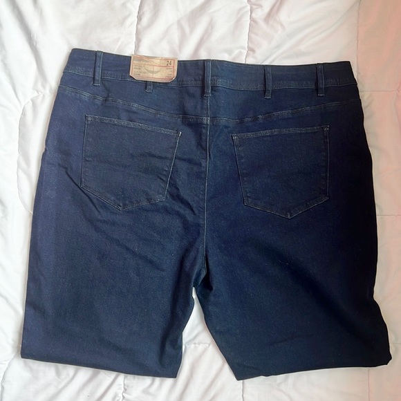 D/C Jeans Dark Wash Skinny Jeans - Picture 3 of 8